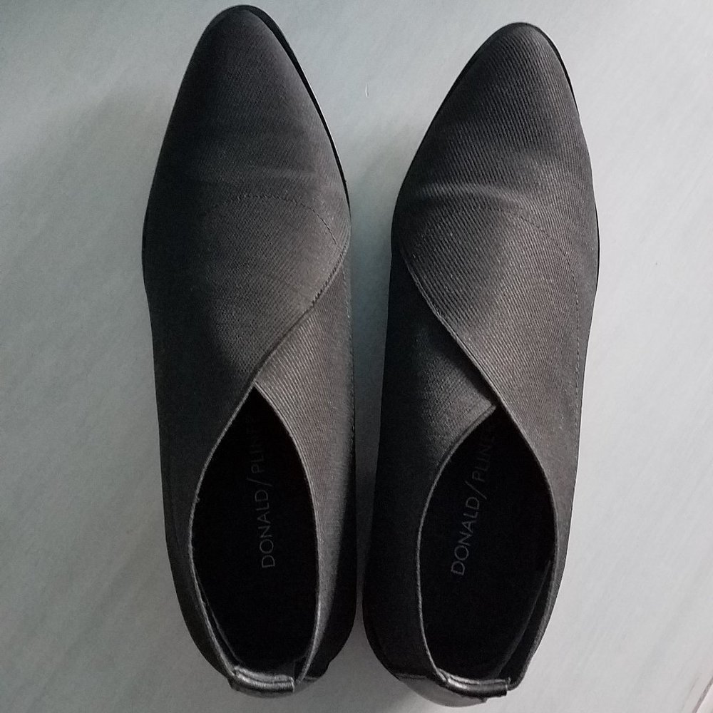 Donald / Pliner black booties, size 6